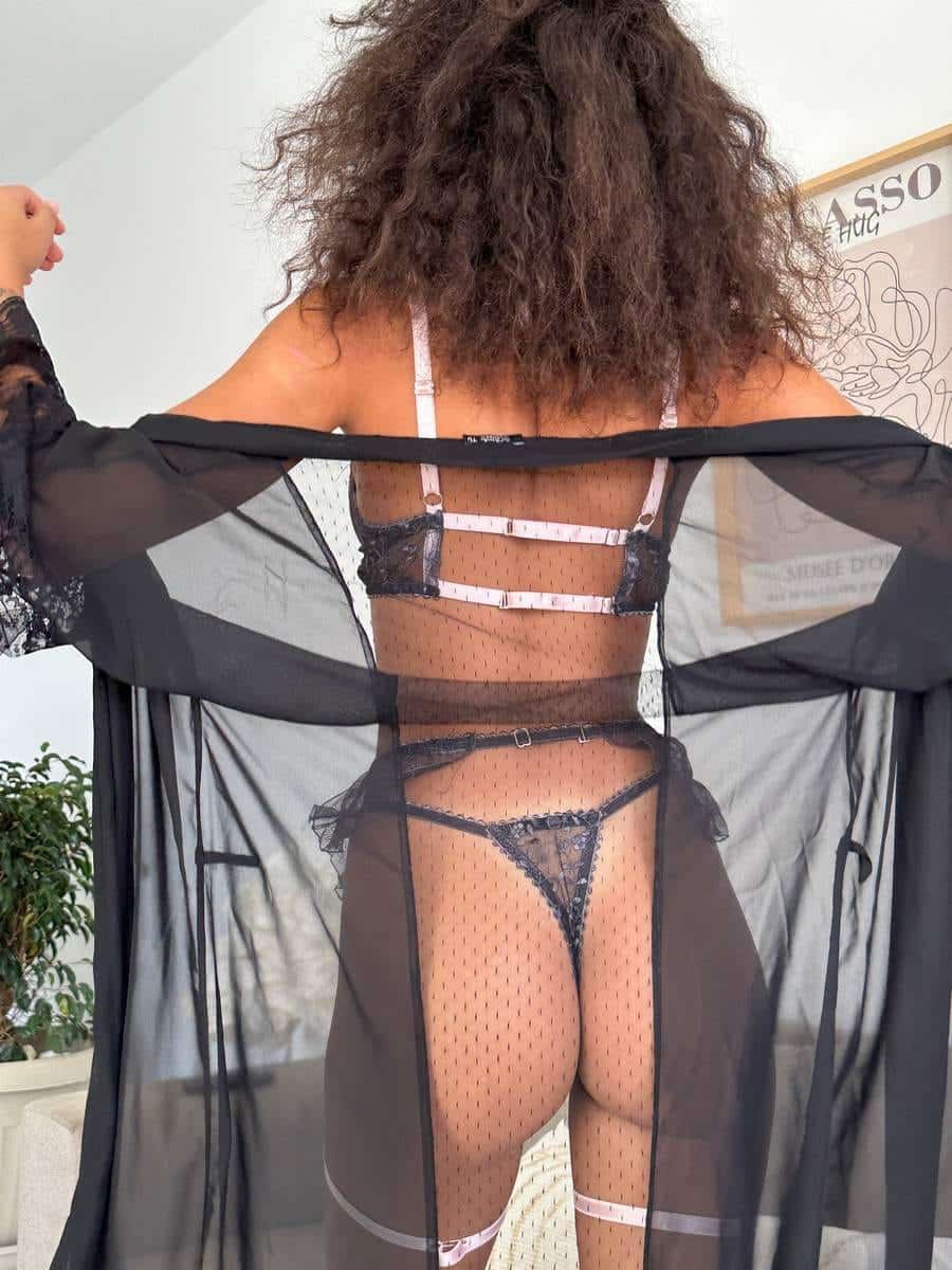Ensemble GRIS MYSTIQUE Ensemble lingerie féminine avec kimono transparent noir – Lingerie sensuelle et raffinée en Tunisie